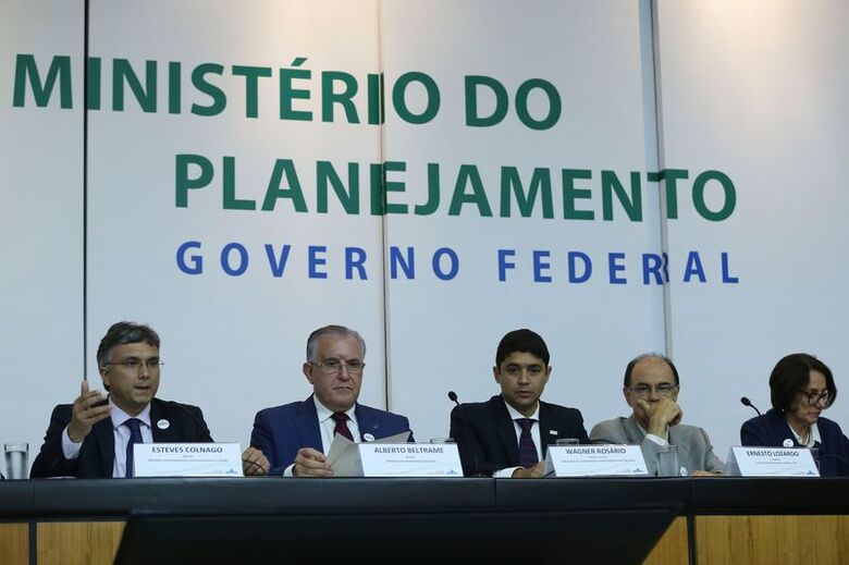 Após o pente fino, a expectativa do governo é chegar a 1,1 milhão de benefícios mensais. A economia total com as medidas pode chegar a R$ 20 bilhões. - Crédito: Valter Campanato/Agência Brasil
