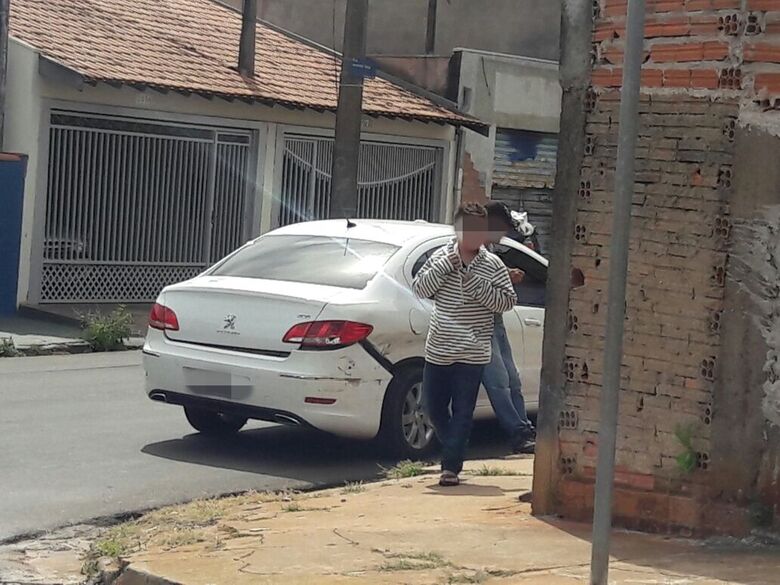 Carro sofreu danos após o acidente - Crédito: Maycon Maximino