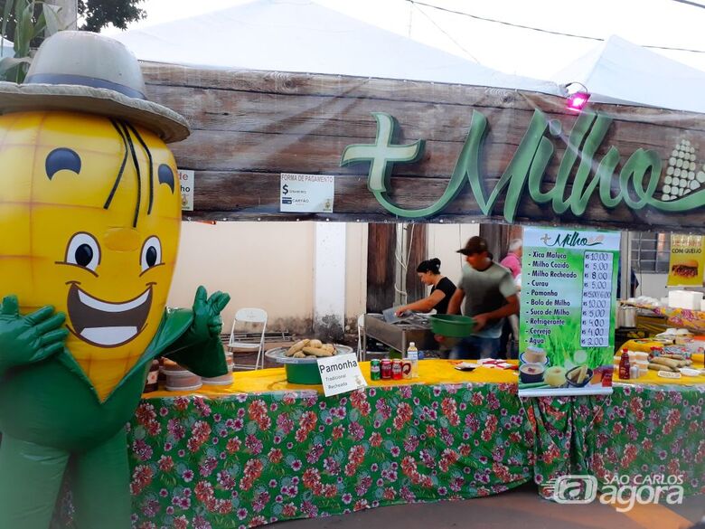 Com comidas típicas e shows musicais, festa reuniu milhares de pessoas no final de semana -