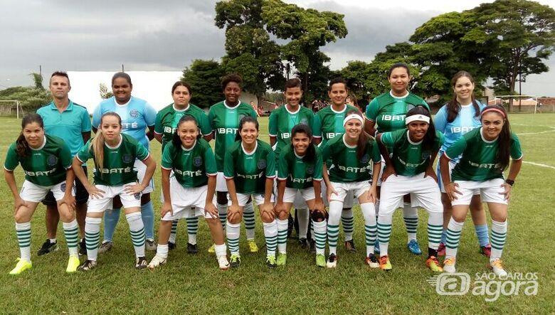 Equipe de Ibaté quer o título do regional de futebol feminino - Crédito: Divulgação