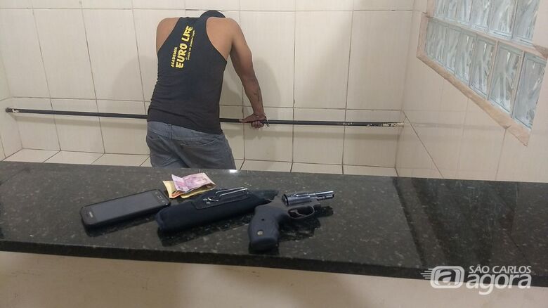 Motociclista é detido com arma de fogo no Zavaglia - Crédito: Marco Lúcio/ divulgação