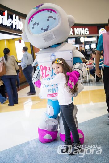 Mascote dos Jogos Abertos, faz sucesso no Iguatemi - Crédito: Divulgação