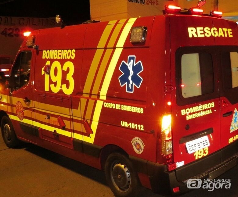 Motorista perde controle e colide picape em poste - Crédito: Arquivo/SCA