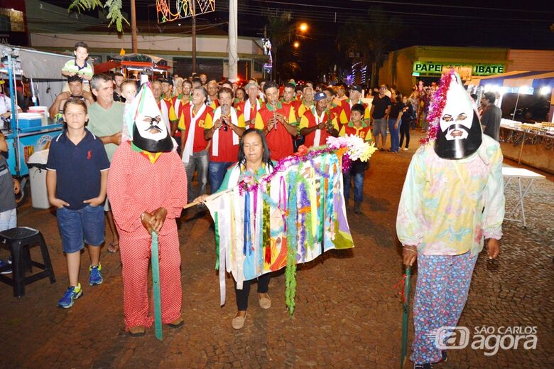 Encerramento do “Natal Luzes e Sons Ibaté 2018” tem apresentação da Folia e Reis neste domingo - Crédito: Divulgação