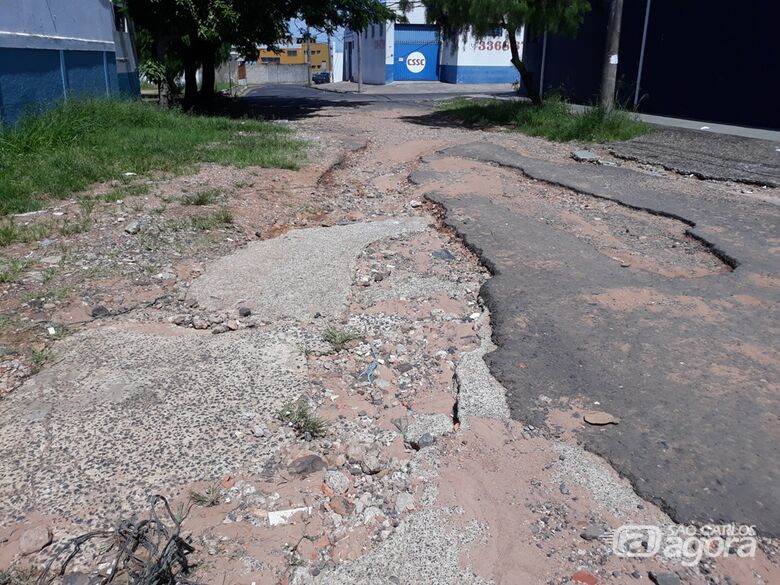 Vereador Sérgio Rocha faz apelo por asfalto no Parque São José - Crédito: Divulgação