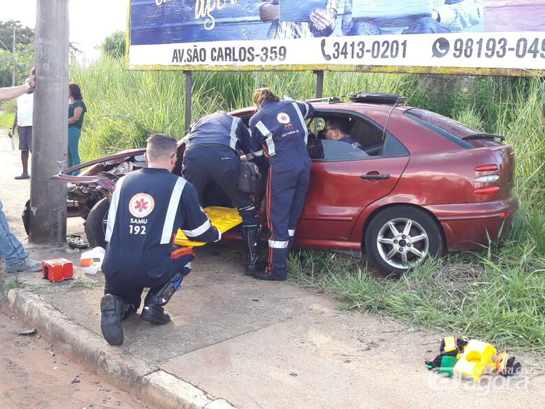 Colisão deixa vítima presa em veículo perto do Fórum Civel - Crédito: Maycon Maximino