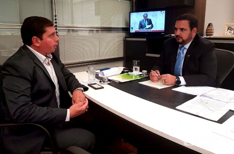 Chefe da Habitação de Porto Ferreira se reúne com deputado estadual Julio Cesar - Crédito: Divulgação