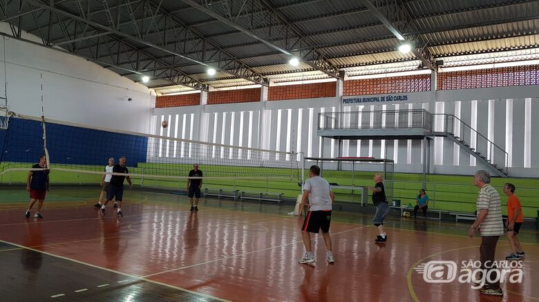 Esportes oferece vagas para aulas de vôlei adaptado -