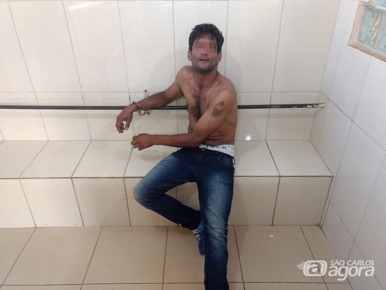 Homem é preso após causar transtornos a várias pessoas no Centro - Crédito: Luciano Lopes