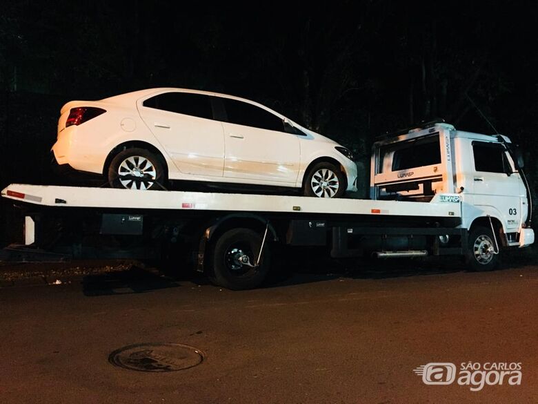 Carro roubado é localizado em chácara - Crédito: Marco Lúcio