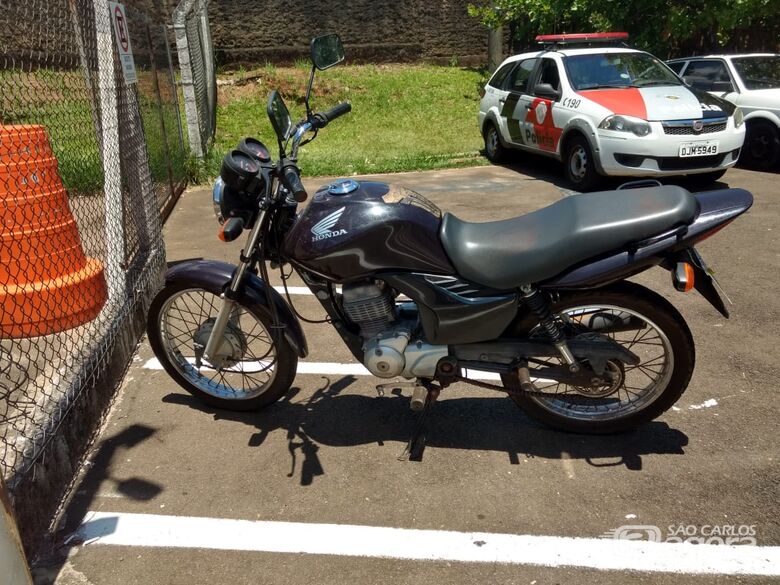 Casal é detido com moto furtada no Jardim Bicão - Crédito: Luciano Lopes