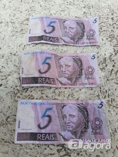 Policiais militares apreendem notas falsas de R$ 5 - Crédito: São Carlos Agora