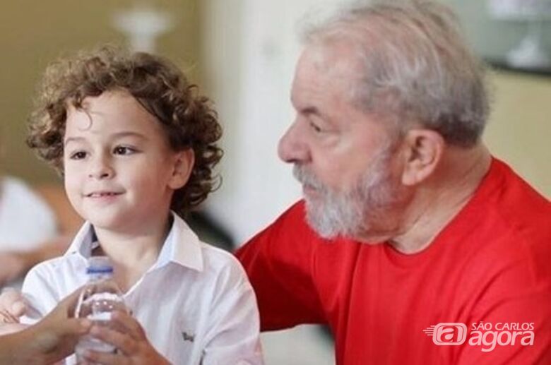 Neto do ex-presidente Lula morre de meningite aos sete anos - Crédito: Divulgação