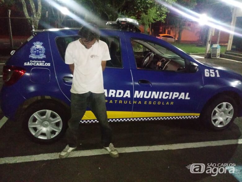 Ladrão é detido no Cruzeiro do Sul com hidrômetro que furtou no Jardim Ricetti - Crédito: São Carlos Agora