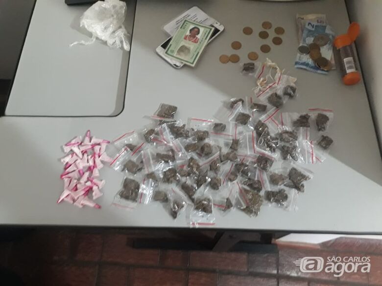 Adolescente é flagrado com entorpecentes na região do Caic no Aracy - Crédito: Divulgação