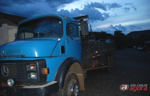 Caminhão com placas de Leme seria usado para transportar as máquinas para outro estado