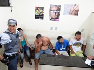 Várias pessoas foram detidas e encaminhadas ao plantão policial. (Marcos Oliveira)