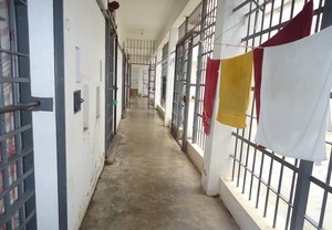 Centro de Triagem vive superlotação com a greve dos agentes penitenciários.