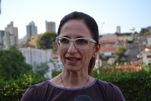 Profa. Luciana Schenk: “No processo de feitura de cidade a gente tem construído muita habitação e pouca cidade”. Foto: Divulgação