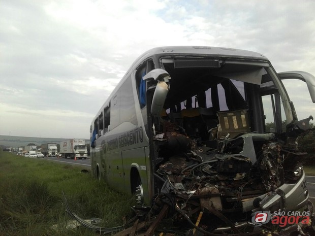 Entre os mortos estava o motorista do ônibus.