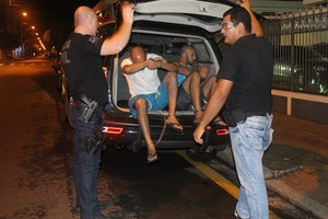 Acusados foram presos após investigação da DIG. (foto Luciano Lopes)
