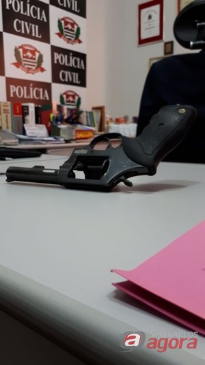 Arma que foi usada para matar Luciano. (foto Milton Rogério)
