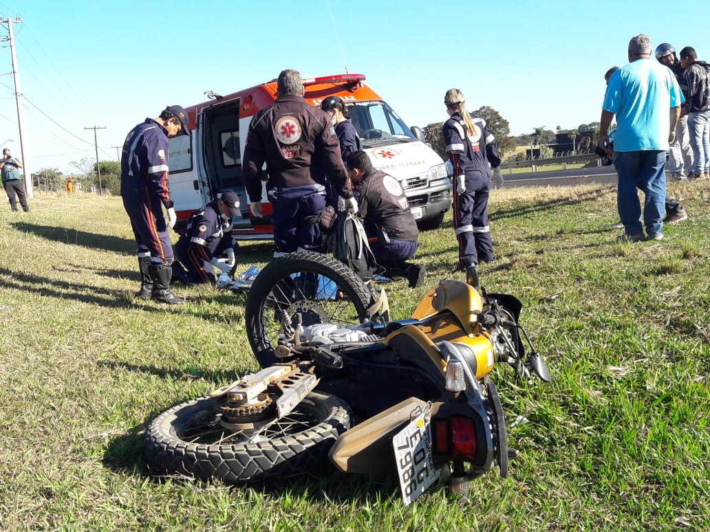 Motociclista morre após colidir na traseira de caminhão na Washington