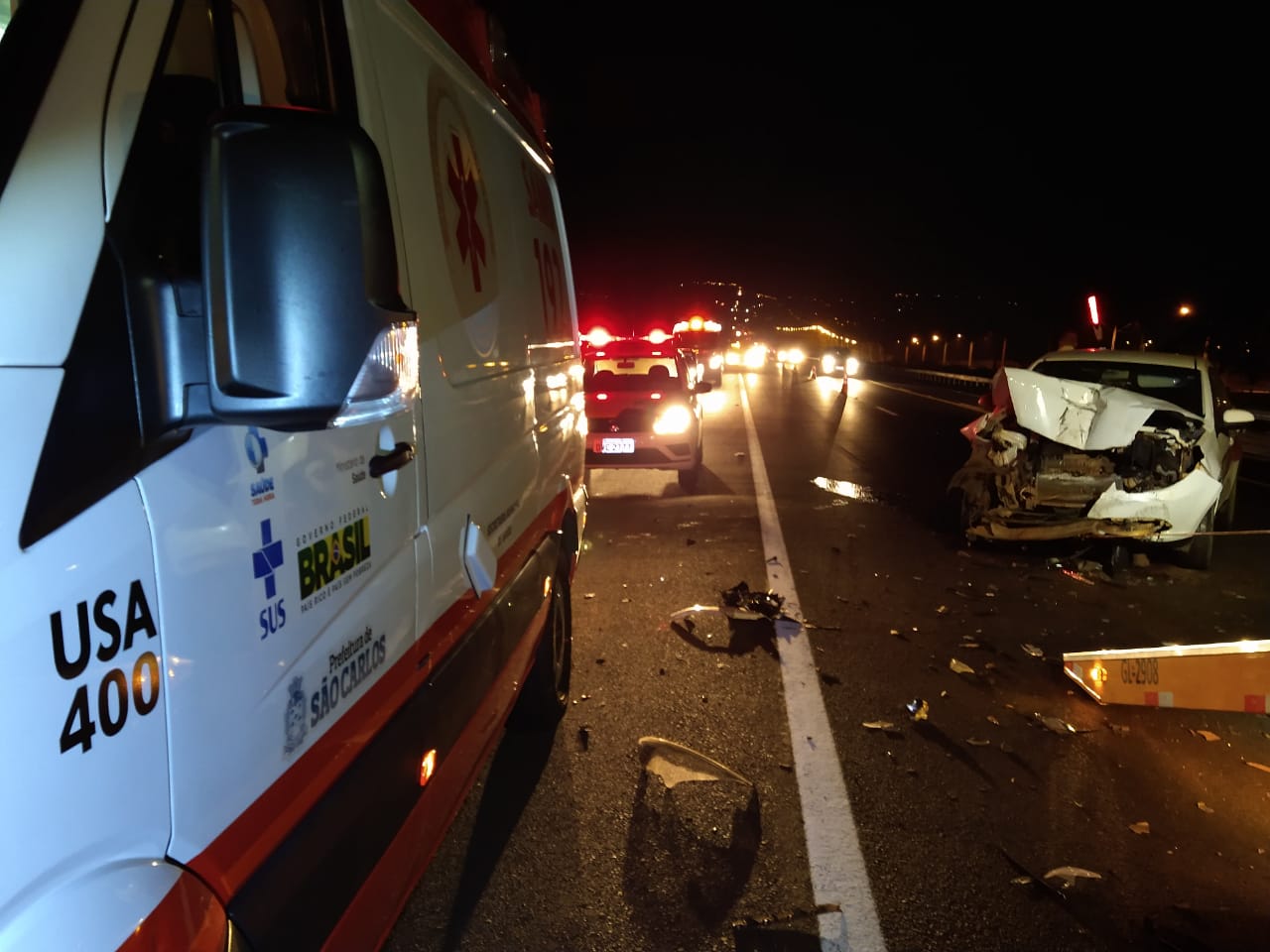 Motorista Fica Ferido Ap S Colidir Na Traseira De Carreta Na Sp Em