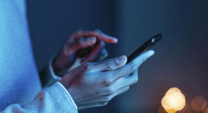 Mulher registra BO após enviar fotos íntimas para "soldado americano"