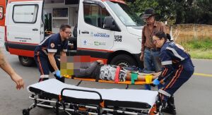 Motociclista fica ferida após colisão com caminhonete no Cruzeiro do Sul