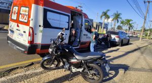 Motociclista fica ferido após acidente na Avenida Getúlio Vargas