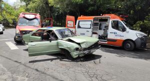 Acidente de trânsito deixa mãe e três filhas feridas no Jardim Bicão