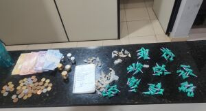 PM descobre "casa bomba" e suspeito tenta descartar drogas no vaso sanitário