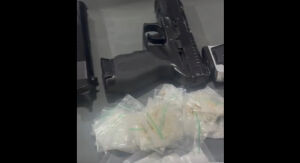 PM prende quarto suspeito de envolvimento em roubo e apreende grande quantidade de drogas