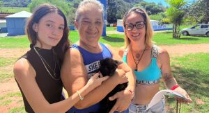 13 animais são adotados durante feira promovida pelo Canil Municipal 