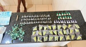PM apreende drogas e dinheiro após abordagem a suspeitos na Vila Brasília 