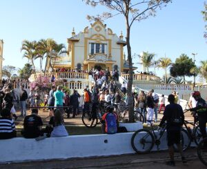 Após dois anos, Santuário da Aparecidinha recebe fiéis; veja fotos