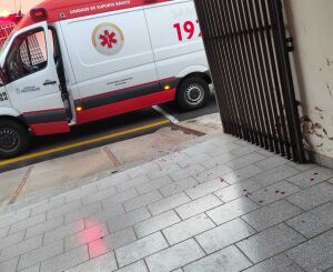 Homem é atingido por golpes de machado no Centro de São Carlos
