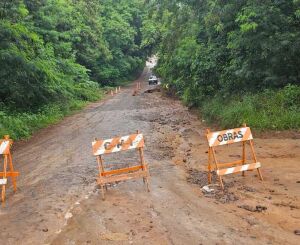 Ponte é interditada após colapso causado por enxurrada na zona rural de Ibaté