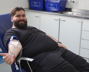 Santa Casa recebe Padre Jonas para abertura de campanha de doação de sangue