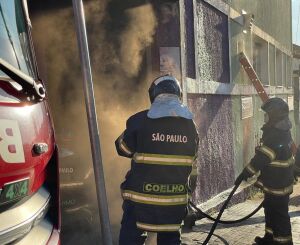 Curto-circuito em comércio mobiliza Bombeiros no Centro