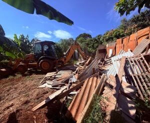 Prefeitura retira barracos no entorno do Parque do Pardinho