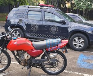 Menor é detido com motocicleta produto de furto no bairro Aracy II