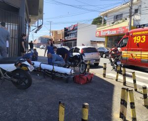 Colisão entre duas motos deixa jovem ferida no Santa Felícia
