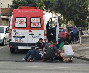 Motociclista fica ferido após colisão com carro no Jardim Paulistano