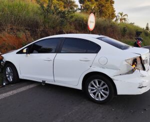Acidente entre carro e caminhão é registrado em alça de acesso da Washington Luís