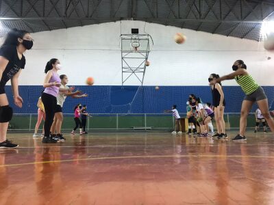 São Carlos Clube - Equipe infantil de Vôlei participa de 1º Fest Infantil  APV