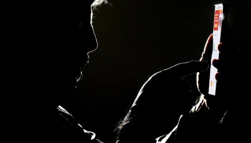 Homem dé vítima de extorsão após conversa online em São Carlos