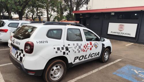 Dupla armada com faca rouba celular de idosa no Cruzeiro do Sul