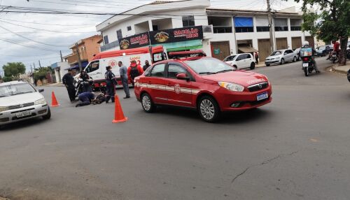 Colisão entre duas motos deixa mulher ferida no Jockey Clube